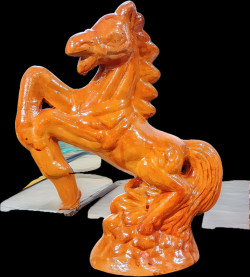 জাম্প ঘোড়া শো-পিস